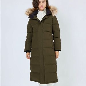 Aritzia St Anton long parka. Olive. Size large